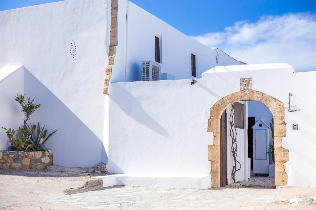 Отель Al 583 Di Lindos Экстерьер фото